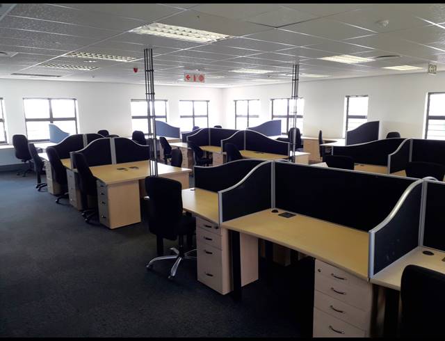 2,562M² OFFICE TO LET IN IRENE